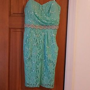 Formal dress never worn